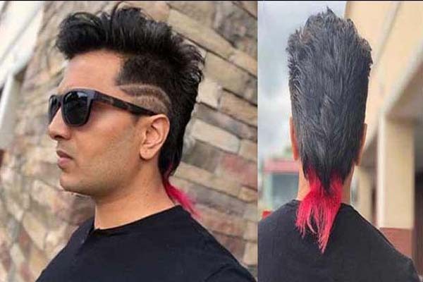 पत्नी को सरप्राइस करने के लिए नई हेयर स्टाइल कराने पर ट्रोल हुए रितेश पत्नी को सरप्राइस करने के लिए नई हेयर स्टाइल कराने पर ट्रोल हुए रितेश