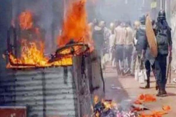 बंगाल हिंसा: केंद्र ने जारी की एडवाइजरी, ममता बोलीं, हालात काबू में बंगाल हिंसा: केंद्र ने जारी की एडवाइजरी, ममता बोलीं, हालात काबू में