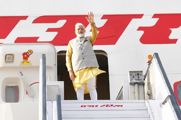 एससीओ समिट में भाग लेने के लिए पीएम मोदी बिश्केक रवाना एससीओ समिट में भाग लेने के लिए पीएम मोदी बिश्केक रवाना