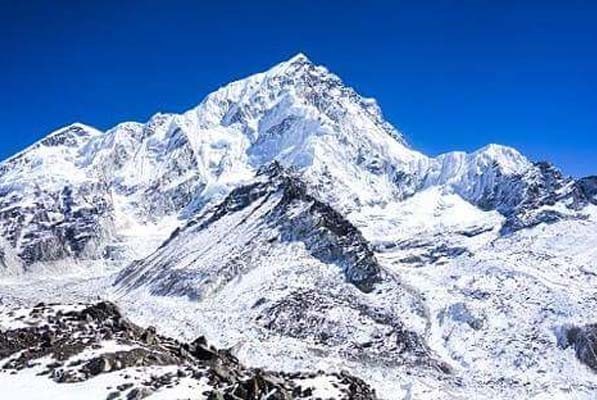 माउंट एवरेस्ट पर ट्रेफिक जाम, चला 'स्वच्छता अभियान' -सफाई के दौरान मिला 11,000 किलो कचरा, चार शव बरामद माउंट एवरेस्ट पर ट्रेफिक जाम, चला 'स्वच्छता अभियान' -सफाई के दौरान मिला 11,000 किलो कचरा, चार शव बरामद