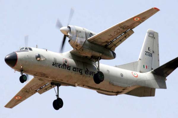 विमान हादसा: सेना द्वारा युद्ध स्तर पर तलाशी जारी -स्पेशल फोर्स को भी लगाया विमान हादसा: सेना द्वारा युद्ध स्तर पर तलाशी जारी -स्पेशल फोर्स को भी लगाया