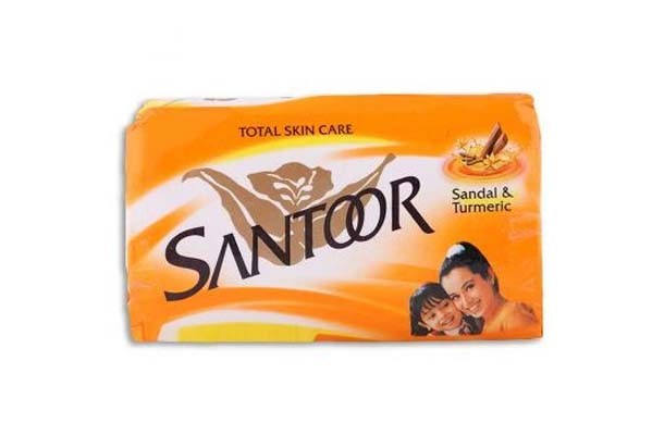 संतूर साबुन ने लक्स को पछाड़ा - दो हजार करोड़ रुपए की बिक्री कर बना पहला भारत का साबुन ब्रांड संतूर साबुन ने लक्स को पछाड़ा - दो हजार करोड़ रुपए की बिक्री कर बना पहला भारत का साबुन ब्रांड