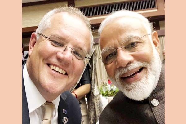 ऑस्ट्रेलियाई पीएम ने मोदी संग ली सेल्फी - किया ट्वीट- 'कितना अच्छा है मोदी' ऑस्ट्रेलियाई पीएम ने मोदी संग ली सेल्फी - किया ट्वीट- 'कितना अच्छा है मोदी'