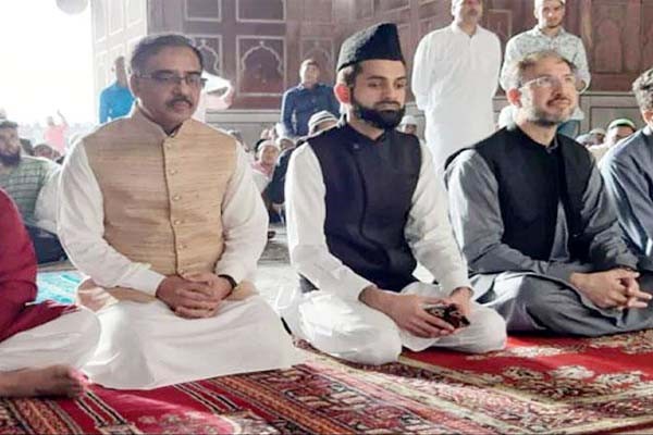 पाकिस्तानी विदेश सचिव की दिल्ली में नमाजके बाद मोदी-इमरान की बैठक के चर्चें पाकिस्तानी विदेश सचिव की दिल्ली में नमाजके बाद मोदी-इमरान की बैठक के चर्चें