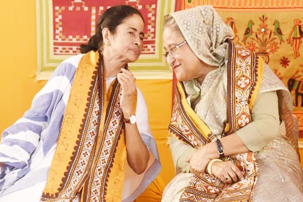 डे-नाइट मैच : ममता और हसीना एक साथ बजाएंगी ईडन गार्डन की घंटी डे-नाइट मैच : ममता और हसीना एक साथ बजाएंगी ईडन गार्डन की घंटी