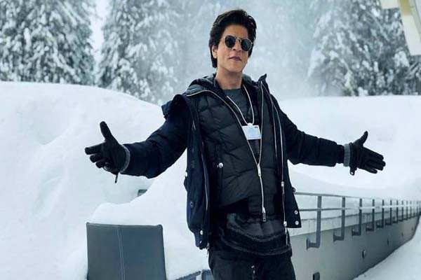 "ब्रह्मास्त्र" में अपने रोल के लिए जल्द शूटिंग शुरू करेंगे शाहरुख "ब्रह्मास्त्र" में अपने रोल के लिए जल्द शूटिंग शुरू करेंगे शाहरुख