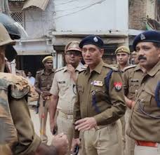 चप्पे-चप्पे पर पुलिस चप्पे-चप्पे पर पुलिस