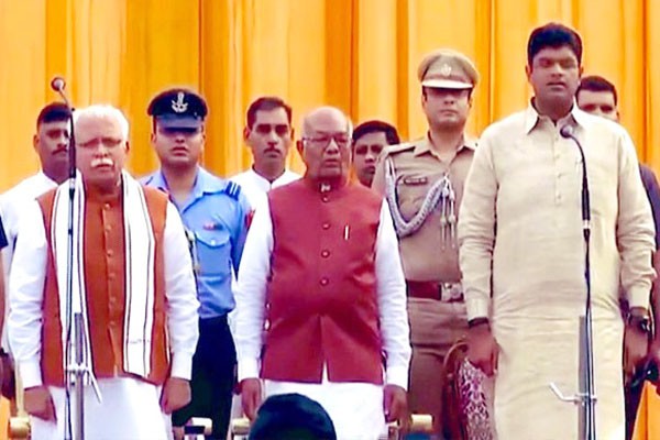 हरियाणा में फिर खट्टर सरकार, दुष्यंत बने डिप्टी सीएम हरियाणा में फिर खट्टर सरकार, दुष्यंत बने डिप्टी सीएम