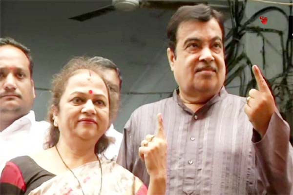 महाराष्ट्र-हरियाणा में मतदान शुरू सुबह साढ़े 9 बजे तक हरियाणा में 7.86 फीसदी तथा महाराष्ट्र में 4.59 फीसदी मतदान महाराष्ट्र-हरियाणा में मतदान शुरू सुबह साढ़े 9 बजे तक हरियाणा में 7.86 फीसदी तथा महाराष्ट्र में 4.59 फीसदी मतदान