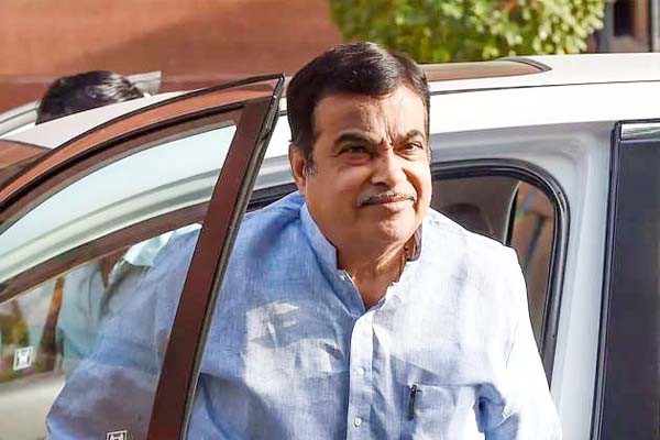 नितिन गडकरी के वाहन के नंबर पर जारी हुआ फर्जी प्रदूषण प्रमाण पत्र, केस दर्ज नितिन गडकरी के वाहन के नंबर पर जारी हुआ फर्जी प्रदूषण प्रमाण पत्र, केस दर्ज
