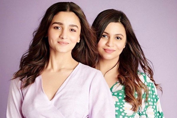 आलिया ने बहन के बर्थडे को बनाया खास -मां और बहन को लेकर गई लंच डेट पर आलिया ने बहन के बर्थडे को बनाया खास -मां और बहन को लेकर गई लंच डेट पर