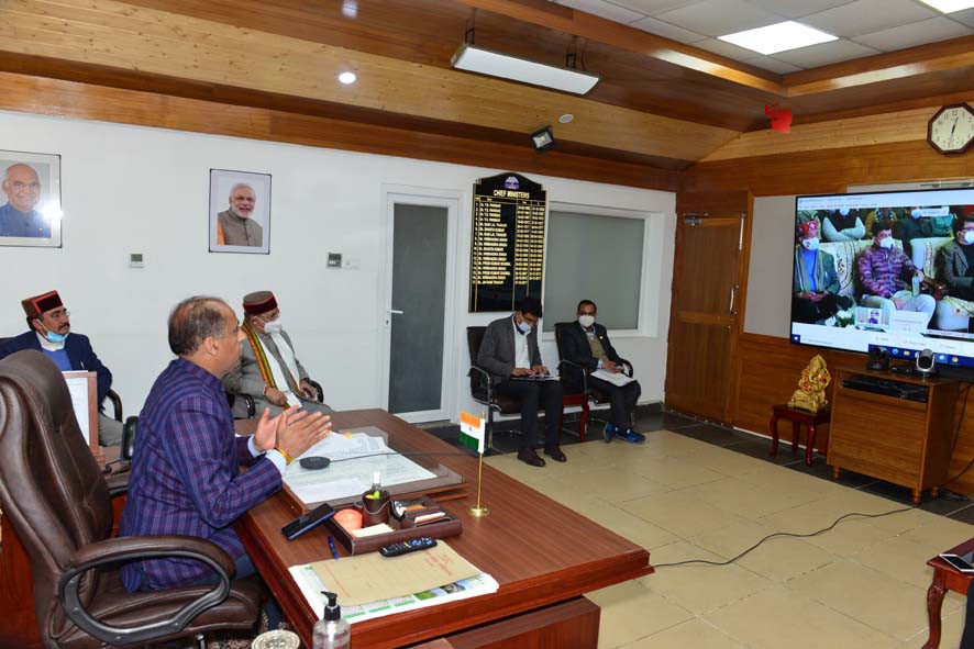 मुख्यमंत्री ने कुल्लू में स्थापित पूर्व प्रधानमंत्री अटल बिहारी वाजपेयी की अर्ध-प्रतिमा का अनावरण किया मुख्यमंत्री ने कुल्लू में स्थापित पूर्व प्रधानमंत्री अटल बिहारी वाजपेयी की अर्ध-प्रतिमा का अनावरण किया