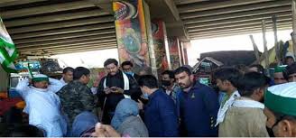 आंदोलन में शामिल होने के लिए डफली लेकर पहुंचे थे जामिया के छात्रा आंदोलन में शामिल होने के लिए डफली लेकर पहुंचे थे जामिया के छात्रा