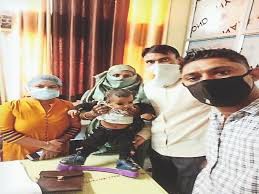 जम्मू कश्मीर में डीडीसी चुनाव के चौथे चरण की धीमी शुरुआत -मतदान पर ठंड तथा कोहरे का असर, 34 सीटों पर हो रही वोटिंग जम्मू कश्मीर में डीडीसी चुनाव के चौथे चरण की धीमी शुरुआत -मतदान पर ठंड तथा कोहरे का असर, 34 सीटों पर हो रही वोटिंग