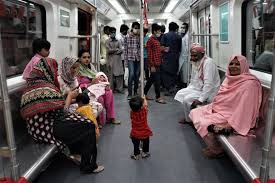 लाहौर में चीनी मेट्रो लेकर आई गरीबी, भीख मांगने को मजबूर हुए स्थानीय लोग -जो पहले अच्छा जीवन जी रहे थे, उनकी गिनती बेघर और गरीबों में होने लगी है लाहौर में चीनी मेट्रो लेकर आई गरीबी, भीख मांगने को मजबूर हुए स्थानीय लोग -जो पहले अच्छा जीवन जी रहे थे, उनकी गिनती बेघर और गरीबों में होने लगी है