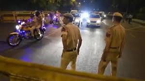 दिल्ली में कल नाइट कर्फ्यू कैसे मनाएं नए साल का जश्न दिल्ली में कल नाइट कर्फ्यू कैसे मनाएं नए साल का जश्न