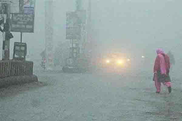 उत्तर भारत में सर्दी का सितम, यूपी हरियाणा में शीतलहर जारी उत्तर भारत में सर्दी का सितम, यूपी हरियाणा में शीतलहर जारी