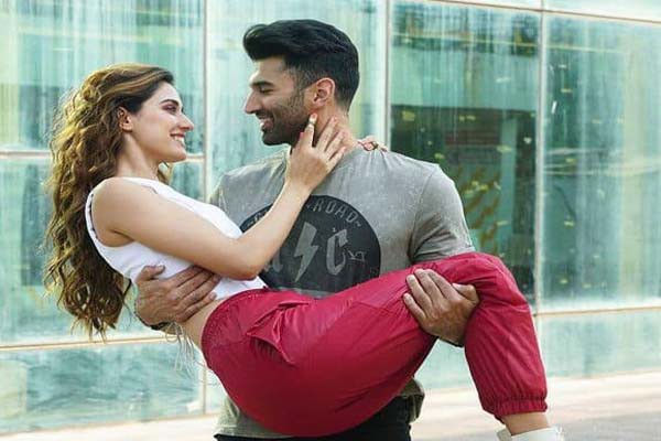 आदित्य रॉय कपूर ने किया फिल्म 'ओम: द बेटल विदइन' का ऐलान आदित्य रॉय कपूर ने किया फिल्म 'ओम: द बेटल विदइन' का ऐलान