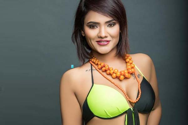 अगर लोग देखेंगे नहीं तो प्रोड्यूसर ऐसे कंटेंट क्यों बनाएंगे? -वेब सीरीज में 'अश्लीलता' परोसे जाने पर जैज जिनी का खुला दावा अगर लोग देखेंगे नहीं तो प्रोड्यूसर ऐसे कंटेंट क्यों बनाएंगे? -वेब सीरीज में 'अश्लीलता' परोसे जाने पर जैज जिनी का खुला दावा