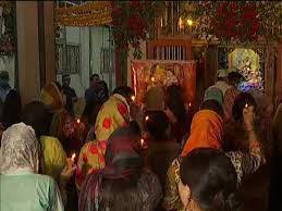 पाकिस्तान में हिन्दुओं ने कोरोना गाइडलाइंस का पालन करते हुए मनाई दीपावली पाकिस्तान में हिन्दुओं ने कोरोना गाइडलाइंस का पालन करते हुए मनाई दीपावली