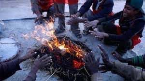 जम्मू-कश्मीर व हिमाचल प्रदेश में बर्फबारी से उत्तर भारत में बढ़ी ठंड जम्मू-कश्मीर व हिमाचल प्रदेश में बर्फबारी से उत्तर भारत में बढ़ी ठंड