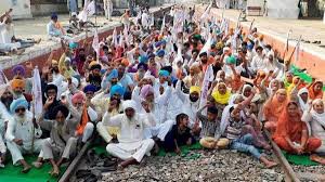 पंजाब में जारी रहेगा आंदोलन, किसानों के तेवर सख्त, 33 ट्रेनें रद्द, 11 को बीच में रोका, रेलवे को करोड़ों की क्षति पंजाब में जारी रहेगा आंदोलन, किसानों के तेवर सख्त, 33 ट्रेनें रद्द, 11 को बीच में रोका, रेलवे को करोड़ों की क्षति