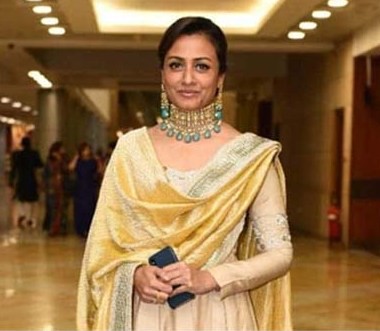 (रंगसंसार) पति के साथ वेटिंग करने में नम्रता शिरोडकर को कोई परेशानी नहीं (रंगसंसार) पति के साथ वेटिंग करने में नम्रता शिरोडकर को कोई परेशानी नहीं