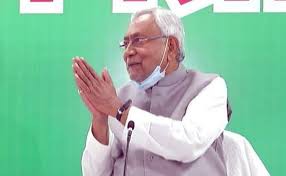नीतीश ने राज्यपाल से मुलाकात कर सरकार बनाने का दावा पेश किया, शपथ ग्रहण आज नीतीश ने राज्यपाल से मुलाकात कर सरकार बनाने का दावा पेश किया, शपथ ग्रहण आज
