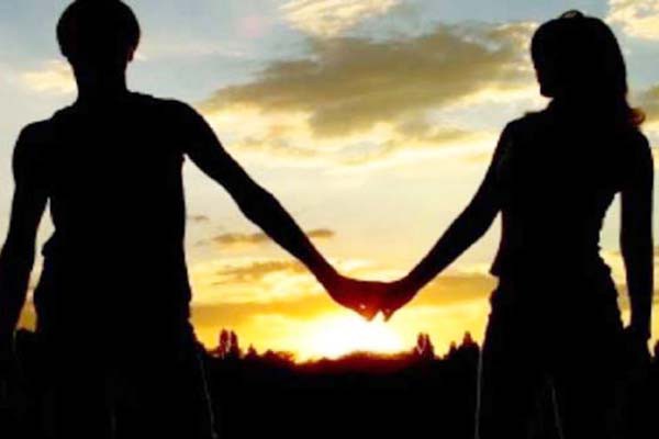 रिश्ते को परफेक्ट बनाने में सिर्फ प्यार से नहीं चलता काम, पुरुषों में पांच अन्य खूबियां भी खोजती हैं महिलाएं रिश्ते को परफेक्ट बनाने में सिर्फ प्यार से नहीं चलता काम, पुरुषों में पांच अन्य खूबियां भी खोजती हैं महिलाएं