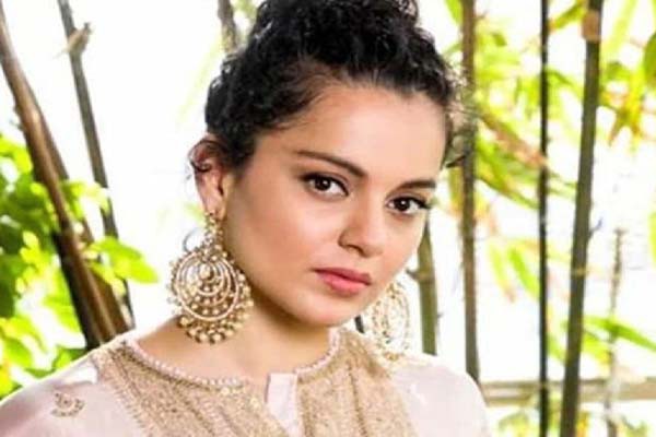 देश में गुलाम की तरह व्यवहार किए जाने से परेशान कंगना रनौत देश में गुलाम की तरह व्यवहार किए जाने से परेशान कंगना रनौत
