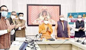 हर व्यक्ति अधिकारों की बात करता है, लेकिन हम कर्तव्यों से पीछे भागने का प्रयास करते हैं हर व्यक्ति अधिकारों की बात करता है, लेकिन हम कर्तव्यों से पीछे भागने का प्रयास करते हैं