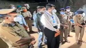 बूलगढ़ी की पीड़िता के घर व गांव की सुरक्षा व्यवस्था हुई और कड़ी एसआईटी की जांच पड़ताल जारी:आला अधिकारी तैनात:पीड़िता के घर पहुंच रहे नेता व संगठन बूलगढ़ी की पीड़िता के घर व गांव की सुरक्षा व्यवस्था हुई और कड़ी एसआईटी की जांच पड़ताल जारी:आला अधिकारी तैनात:पीड़िता के घर पहुंच रहे नेता व संगठन