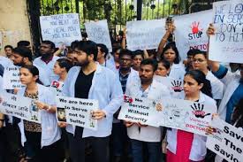 अनिश्चितकालीन भूख हड़ताल पर गए हिंदू राव अस्पताल के डॉक्टर अनिश्चितकालीन भूख हड़ताल पर गए हिंदू राव अस्पताल के डॉक्टर