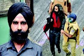 बंगाल में सिख की पगड़ी खींचे जाने पर विवाद, टीएमसी ने आरोपों को नकारा बंगाल में सिख की पगड़ी खींचे जाने पर विवाद, टीएमसी ने आरोपों को नकारा