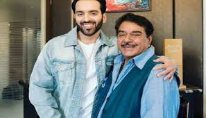 बांकीपुर सीट पर लव सिन्हा की जीत के लिए अनुज कुश ने संभाला मोर्चा बांकीपुर सीट पर लव सिन्हा की जीत के लिए अनुज कुश ने संभाला मोर्चा