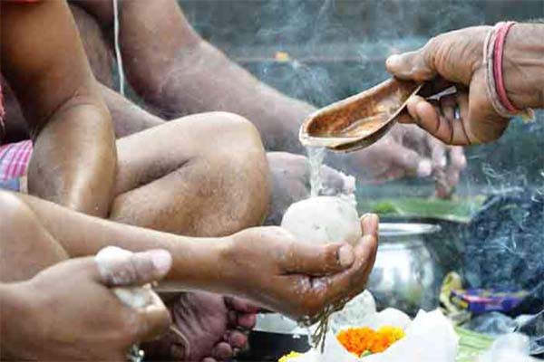 सर्वपितृ अमावस्या इसलिए मानी जाती है महत्वपूर्ण सर्वपितृ अमावस्या इसलिए मानी जाती है महत्वपूर्ण