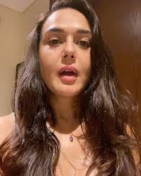 दुबई पहुंची प्रीति जिंटा ने बताया क्वारंटाइन लाइफ के मायने -आईपीएल से पहले कर रही हैं दूसरे कोविड टेस्ट का इंतजार दुबई पहुंची प्रीति जिंटा ने बताया क्वारंटाइन लाइफ के मायने -आईपीएल से पहले कर रही हैं दूसरे कोविड टेस्ट का इंतजार