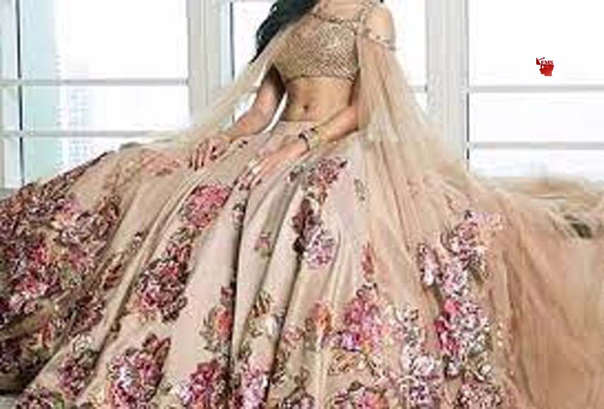 समर वेडिंग के लिए फ्लोरल लहंगे सबसे बेहतर समर वेडिंग के लिए फ्लोरल लहंगे सबसे बेहतर