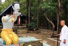 बुद्ध को प्रसन्न करने भिक्षु ने काट दिया अपना सिर बुद्ध को प्रसन्न करने भिक्षु ने काट दिया अपना सिर