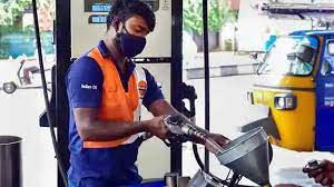 पेट्रोलियम पदार्थों की खपत में पिछले वित्त वर्ष के दौरान बड़ी गिरावट पेट्रोलियम पदार्थों की खपत में पिछले वित्त वर्ष के दौरान बड़ी गिरावट