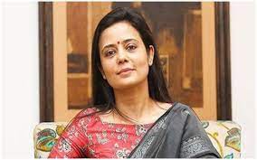 महुआ मोइत्रा गिरिराज सिंह को 'चोटीवाला दानव' कहा महुआ मोइत्रा गिरिराज सिंह को 'चोटीवाला दानव' कहा