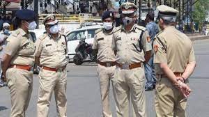 दिल्ली में फिर से कोरोना की चपेट में आने लगे हैं पुलिसकर्मी दिल्ली में फिर से कोरोना की चपेट में आने लगे हैं पुलिसकर्मी