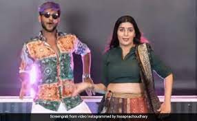 सपना चौधरी ने 'साड़ी के फॉल सा' सॉन्ग पर किया धमाकेदार डांस सपना चौधरी ने 'साड़ी के फॉल सा' सॉन्ग पर किया धमाकेदार डांस