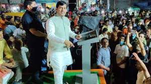 शाहनवाज हुसैन पर हावड़ा में प्रचार के दौरान पथराव शाहनवाज हुसैन पर हावड़ा में प्रचार के दौरान पथराव
