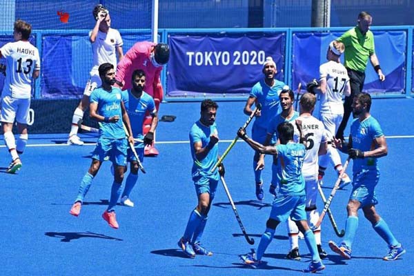 चार दशक बाद भारतीय पुरुष हॉकी टीम ने ओलिंपिक कांस्य पदक जीतकर रचा इतिहास राष्ट्रपति, प्रधानमंत्री ने दी बधाई चार दशक बाद भारतीय पुरुष हॉकी टीम ने ओलिंपिक कांस्य पदक जीतकर रचा इतिहास राष्ट्रपति, प्रधानमंत्री ने दी बधाई