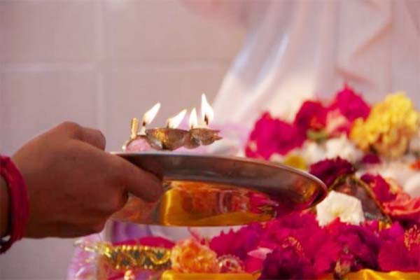 पूजा में न करें ये गलतियां पूजा में न करें ये गलतियां