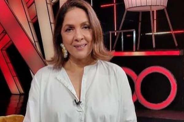 62 की उम्र में नीनी गुप्ता ने किया शानदार बैंली डांस, फैंस रहे गए हैरान 62 की उम्र में नीनी गुप्ता ने किया शानदार बैंली डांस, फैंस रहे गए हैरान
