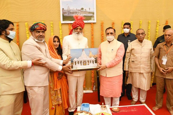 हीरा कारोबारी ने सोमनाथ में पार्वती माता के मंदिर निर्माण के लिए रु. 25 करोड़ दिए हीरा कारोबारी ने सोमनाथ में पार्वती माता के मंदिर निर्माण के लिए रु. 25 करोड़ दिए
