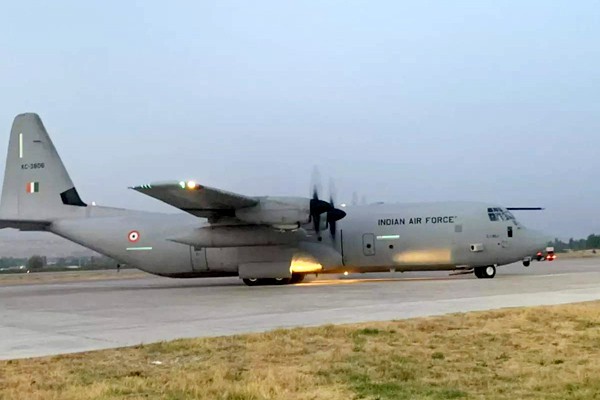 अफगानी सीमा पर भारत का इकलौता सैन्य अड्डा बना भारतीयों को सुरक्षित लाने का जरिया अफगानी सीमा पर भारत का इकलौता सैन्य अड्डा बना भारतीयों को सुरक्षित लाने का जरिया