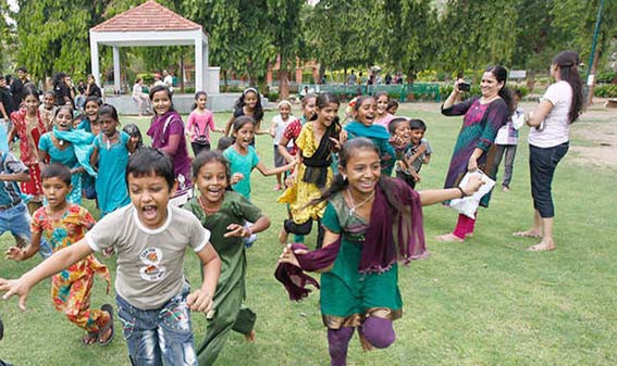 बच्चों के लिए खेलना है सबसे अच्छा व्यायाम बच्चों के लिए खेलना है सबसे अच्छा व्यायाम